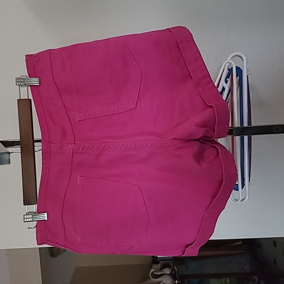 Shorts - Picture 3 of 5